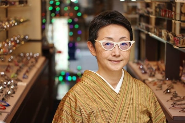 portrait of a lady wearing a japanese kimono