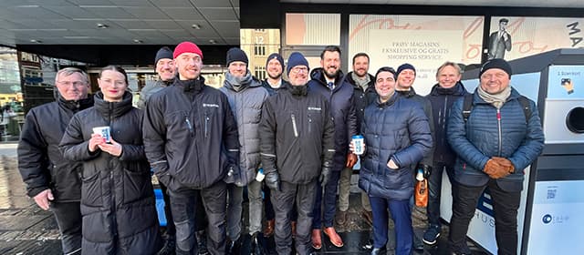 Mitglieder des TOMRA Reuse Teams beim Startschuss für das Pilotprojekt in Aarhus